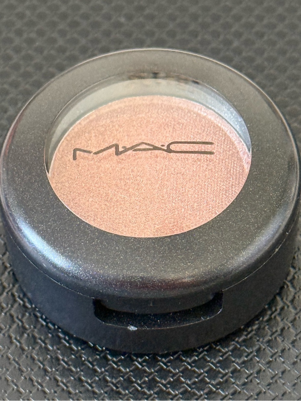 NEW - MAC Cosmetics All that Veluxe Pearl Eye Shadow